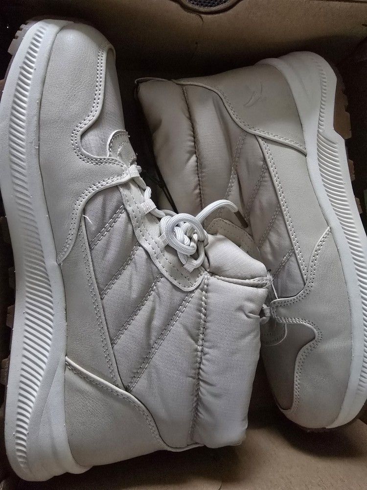 Women's Boots Eddie Bauer New Size 10 Warm Lined Cushioned Sock Durable