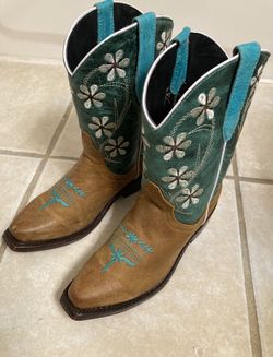 Cowgirl Boots Size 12.   $30