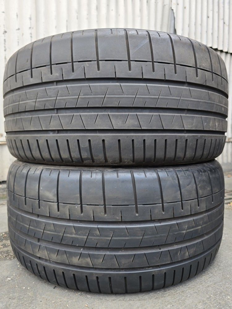 (2) 295 35 21 Pirelli Tires
