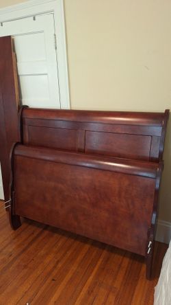 Beautiful Full Size  Louis Philippe Style Sleigh Bed With Matching Dresser