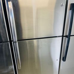 Ge stainless steel top freezer refrigerator 