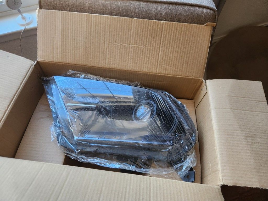 2010-12  Mustang Projector Headlights