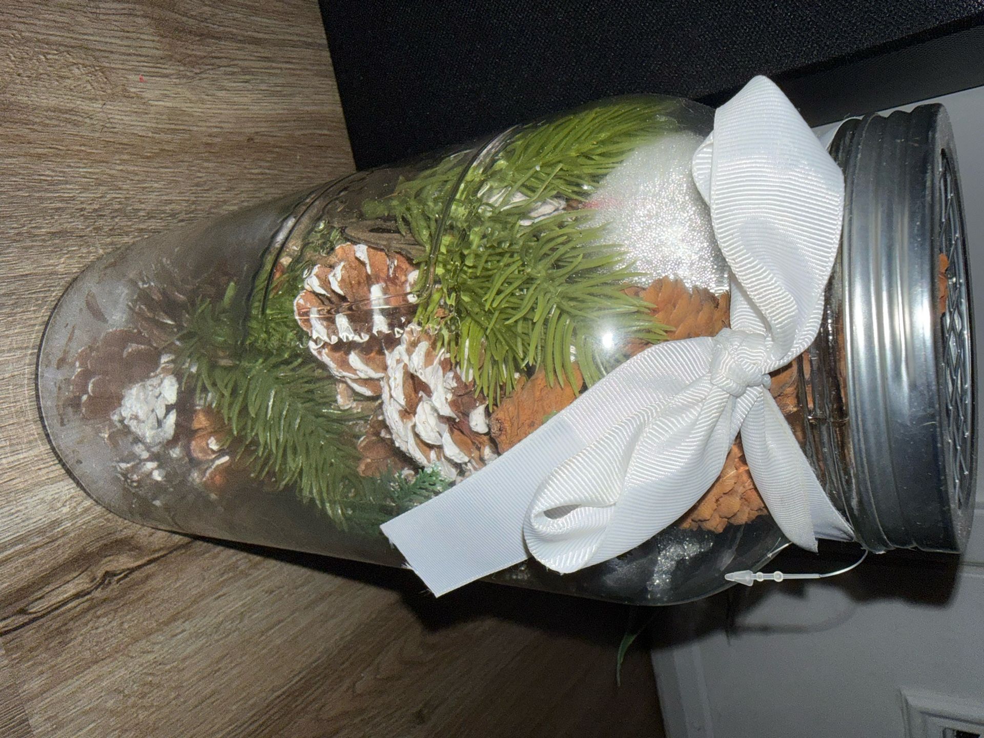 2 Glass Winter Decor