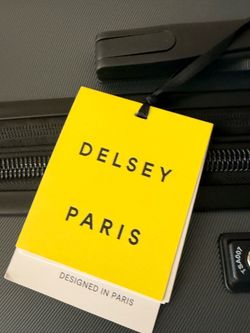 Delsey Paris Suitcase Brand New 28 Exp Spinner