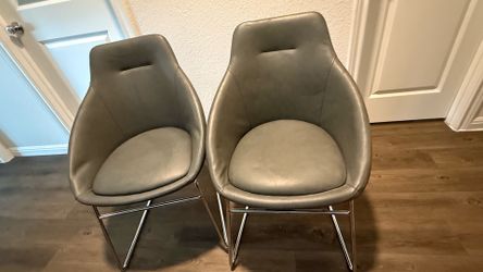 Dining chair
