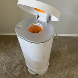 Munchkin STEP™ Diaper Pail $20