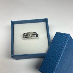 Ladies White Gold Diamond Ring