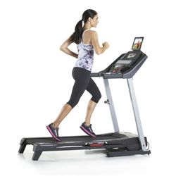 Pro Form Treadmill Works great Has Incliner Folds Up Delivery Available Locally