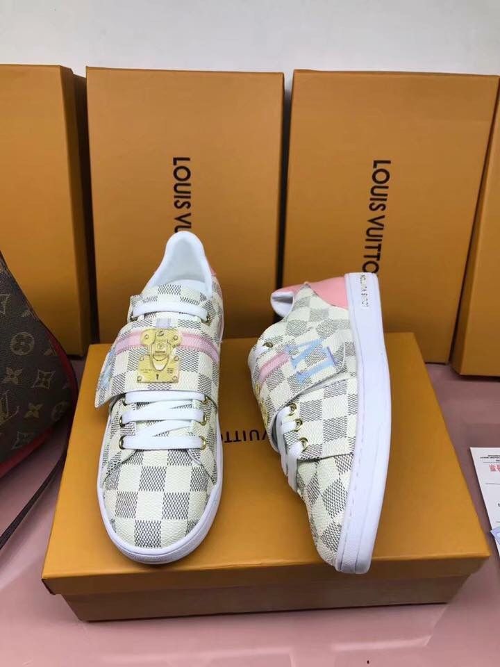 Louis Vuitton Arch light Pink Blue And White for Sale in Clinton Township,  MI - OfferUp