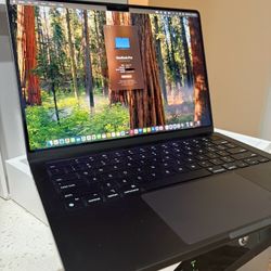2025 Apple MacBook Pro 14” M4 16GB Ram 512SSD