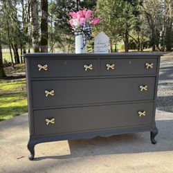 French Style 4 Drawer Dresser