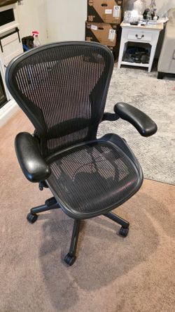 AERON CHAIR SIZE **B**