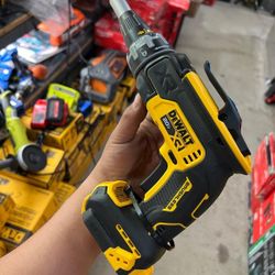DEWALT 20V CORDLESS DRYWALL GUN XR BRUSHLESS $165