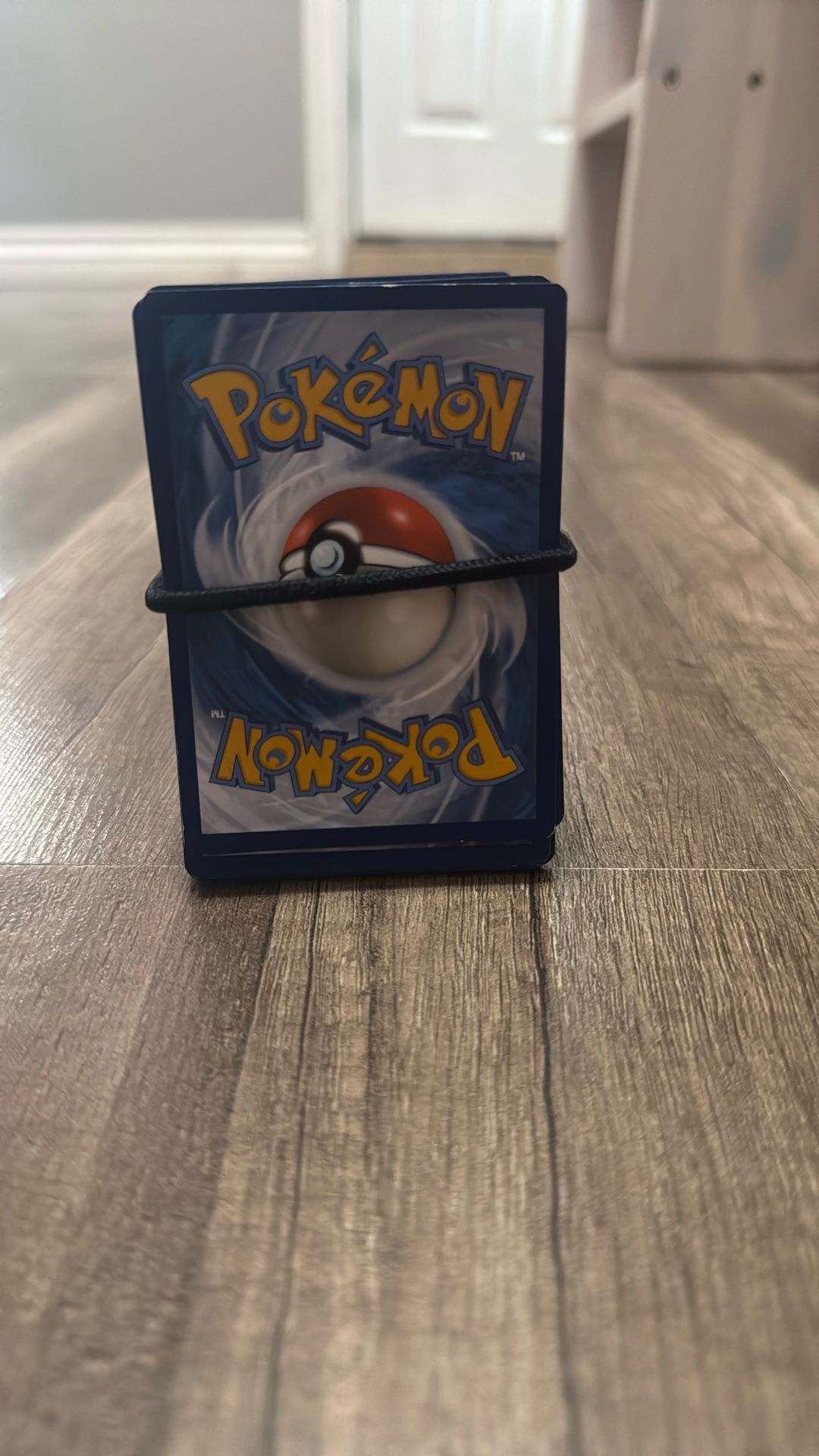 Random Pokémon Cards