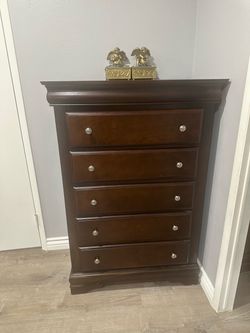 Dark Cherry Wood 5-Drawer Tall Dresser