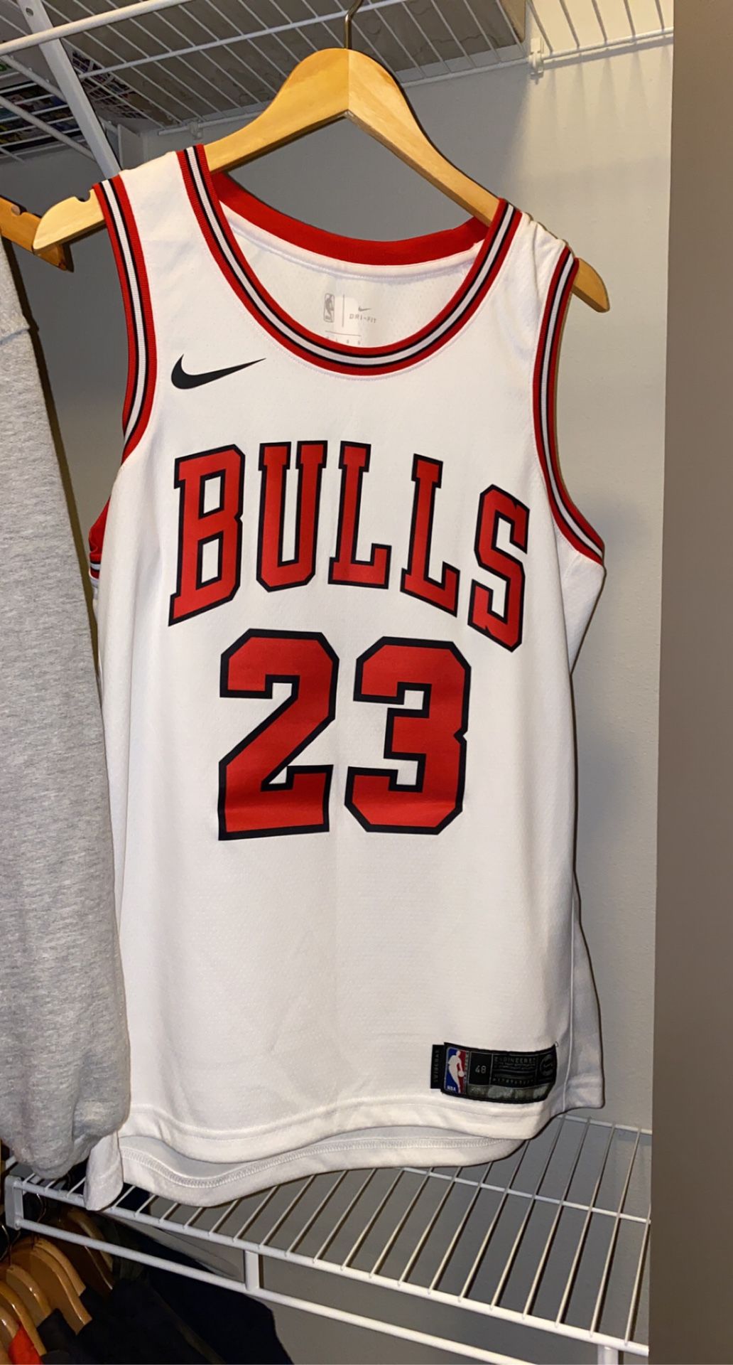 Nike Chicago Bulls Michael Jordan White Home Jersey Size LARGE