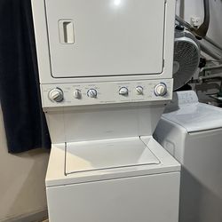 Washer and dryer combo