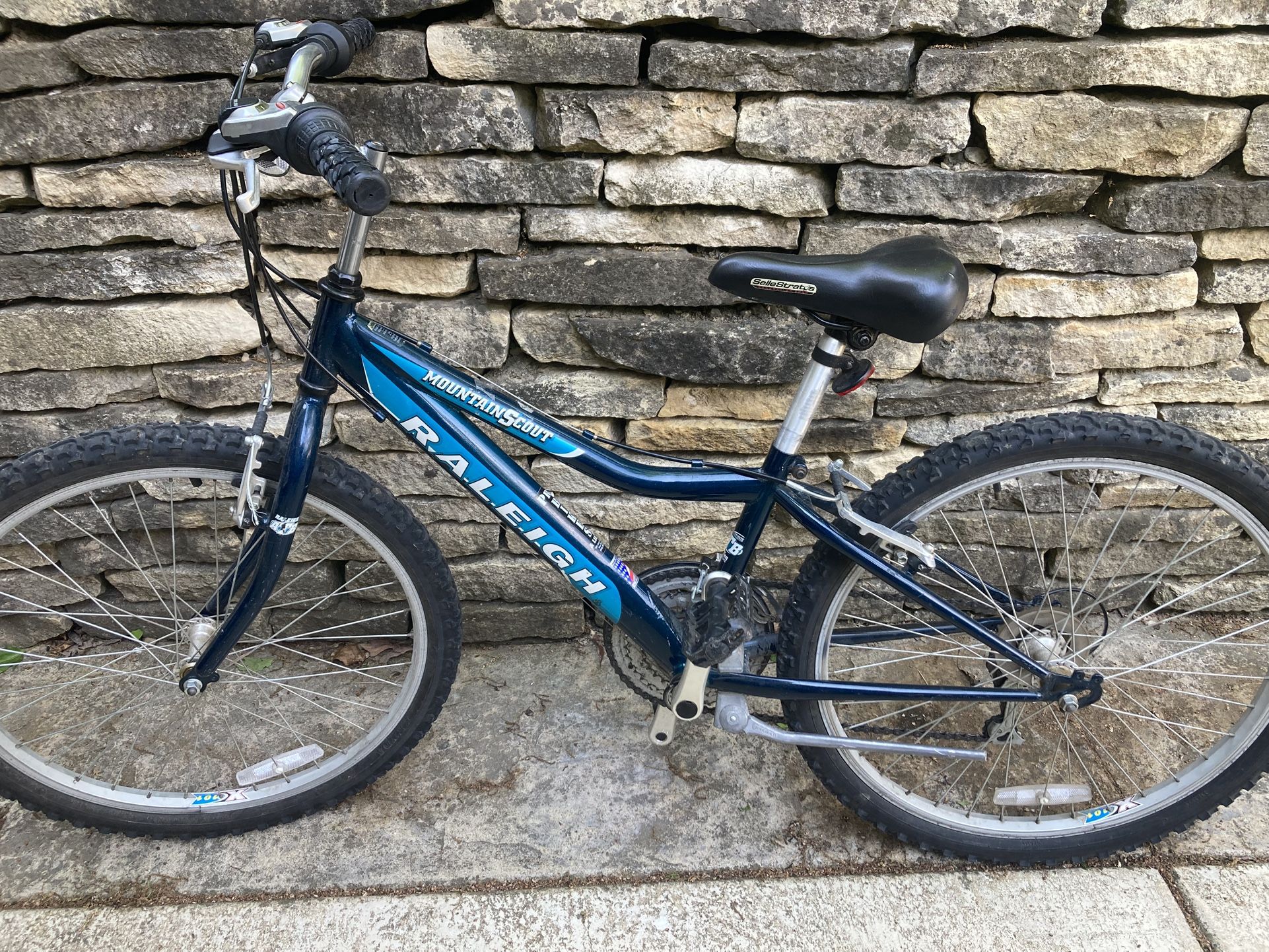 Raleigh Unisex Mountain Bike - 26 Inch Made Of Steel In USA