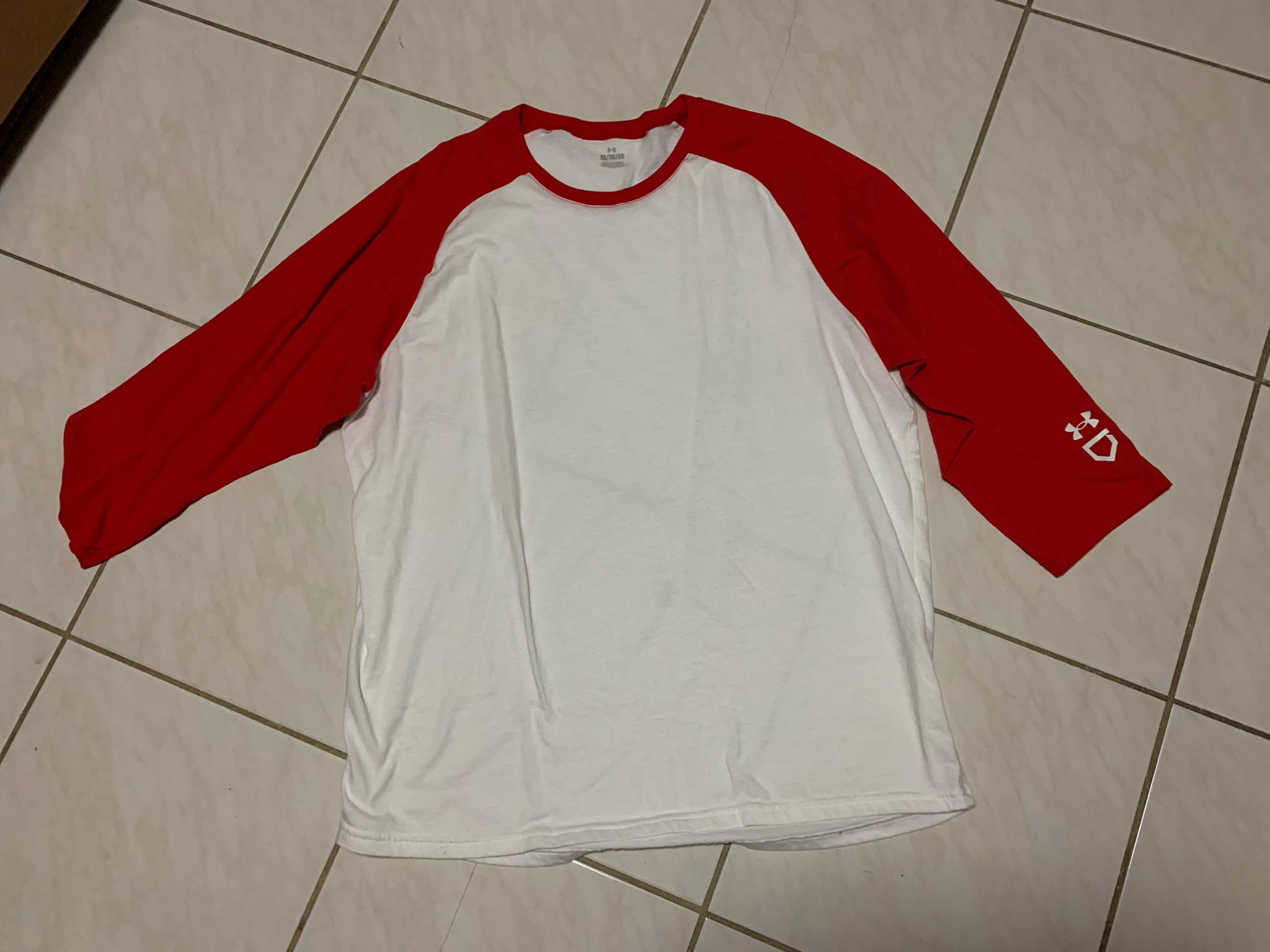 MEN ARMOUR TSHIRT SIZE XLARGE