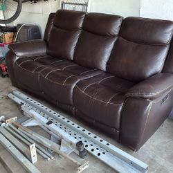 Reclinable Couch 