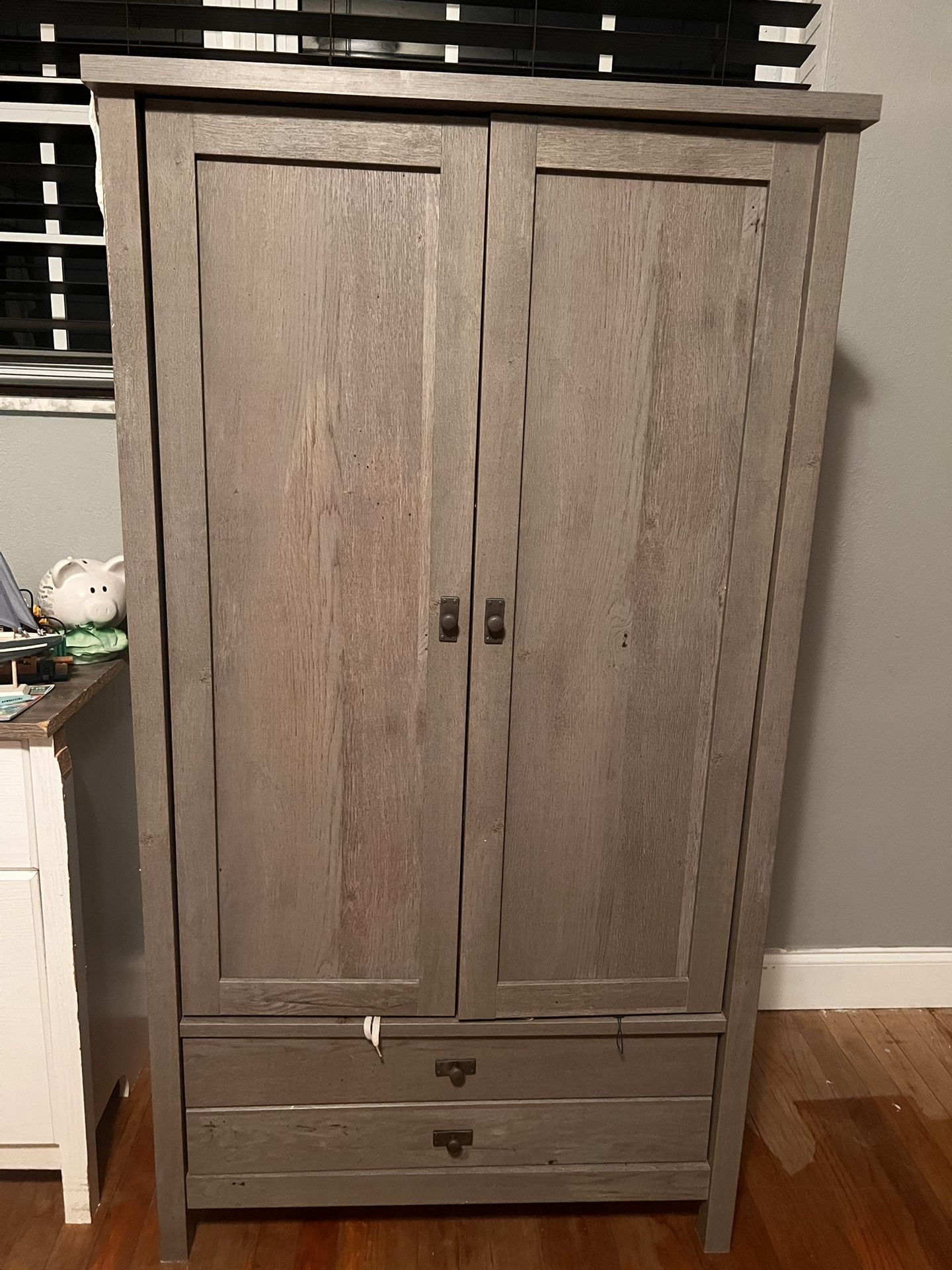 Modern Dresser (grey)