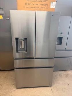 Samsung refrigerator Bottom Freezer/ Ice machine!
