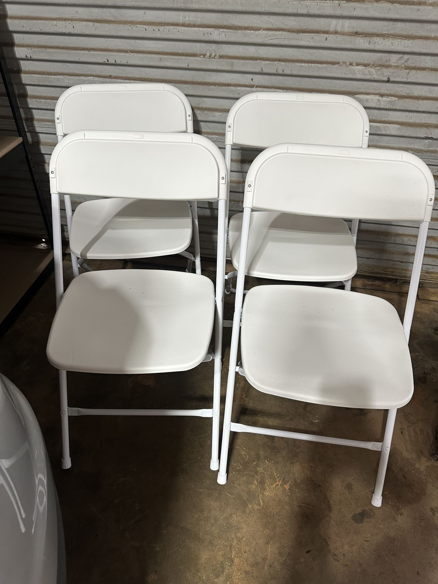 4-piece Plastic Folding Chairs from the Flash Furniture Hercules Series - White - 650 lb Capacity - Comfortable Event Chair - Lightweight Folding