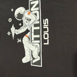 Medium Louis Vuitton Shirt Used A Few Times 