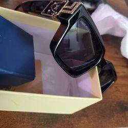 Louis Vuitton Millionaire Sunglasses in Black