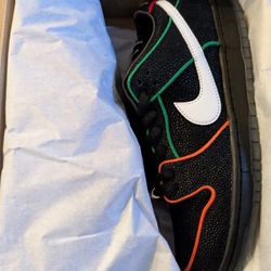 Nike SB Dunk Bronx Girls Skate 