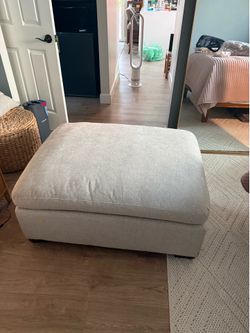 Brand new Thomasville ottoman