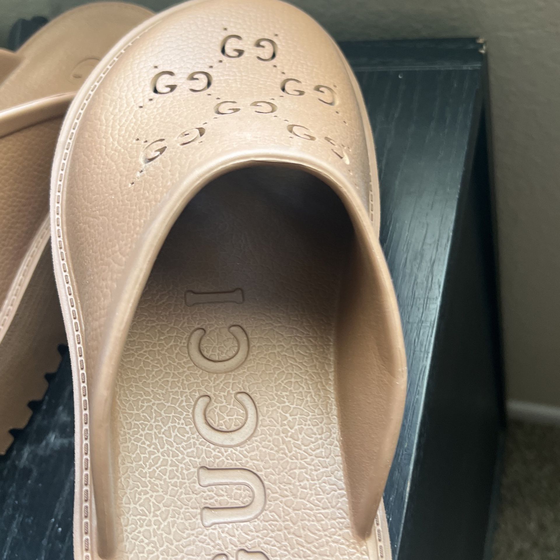 Gucci Slides Size 42 8/5 Us for Sale in Nashville, TN - OfferUp