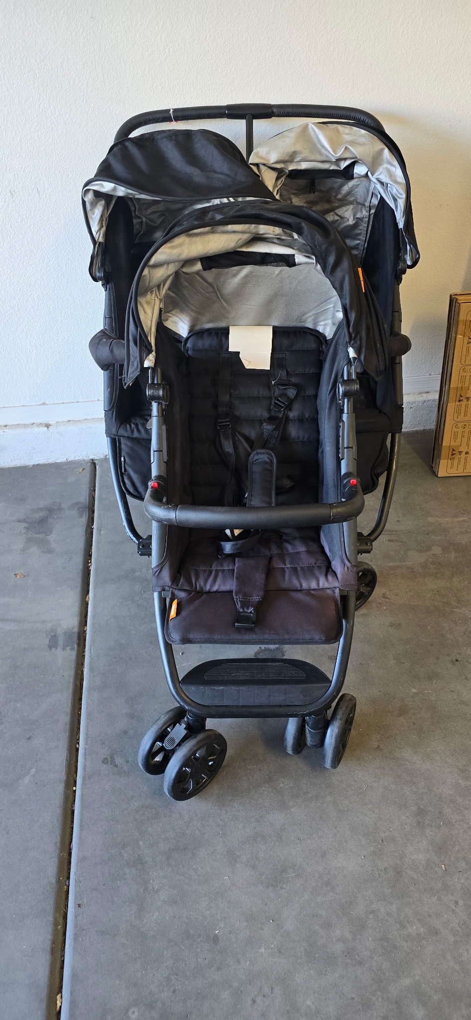 Triple Stroller Very Nice ! 