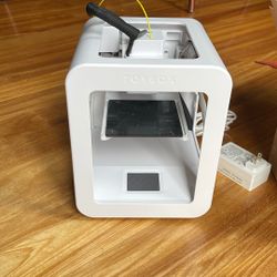 Toybox Brand 3D Printer With Filament Bundle