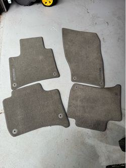 Porsche Cayenne OEM floor matts