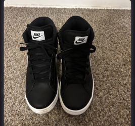 black nike shoes size 6