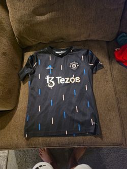 22-23 Man u prematch kit