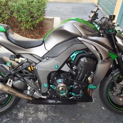 Kawasaki Z 1000 2016 (almost New)