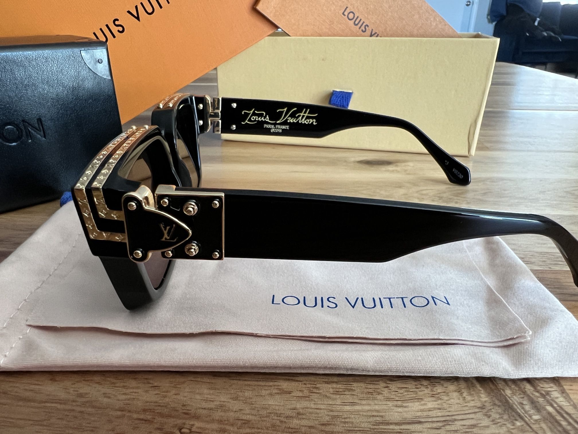 Louis Vuitton Millionaire Z1165w for Sale in Hayward, CA - OfferUp