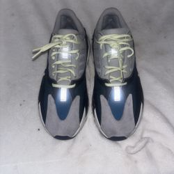 Yeezy 700 Wave Runner