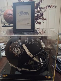 Dez Bryant Signed Oklahoma Cowboys College Helmet And Display Case With Certificate Of Authenticity Very Rare