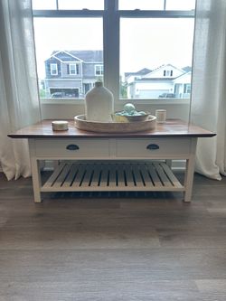 Boutique Farmhouse Coffee Table – Solid Wood Top & Storage Drawers
