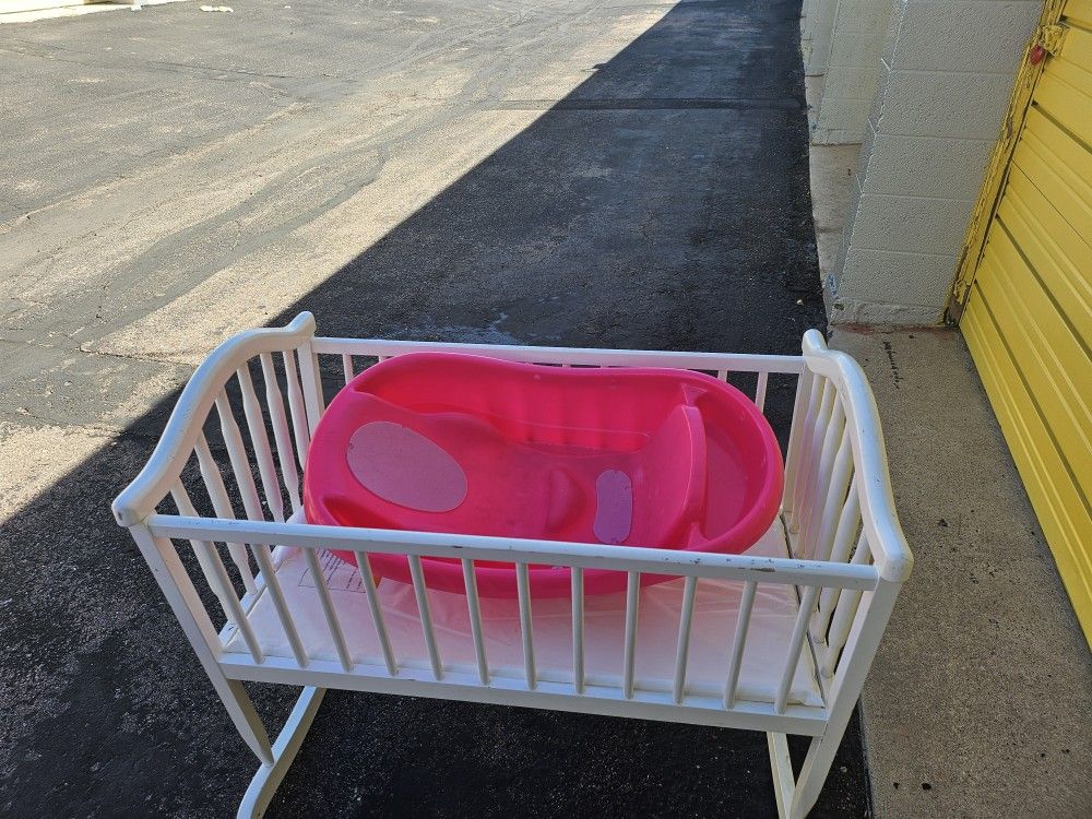 Crib baby bath