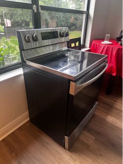 LG iThink L6323S Stove with AirFry