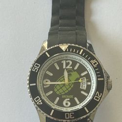Nice Men’s Grenade Diver Style Watch Date Window 