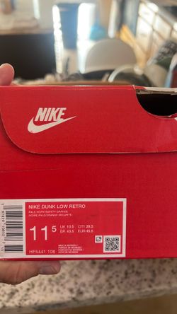 Nike dunk Pale Ivory / Safety Orange  Size 11.5