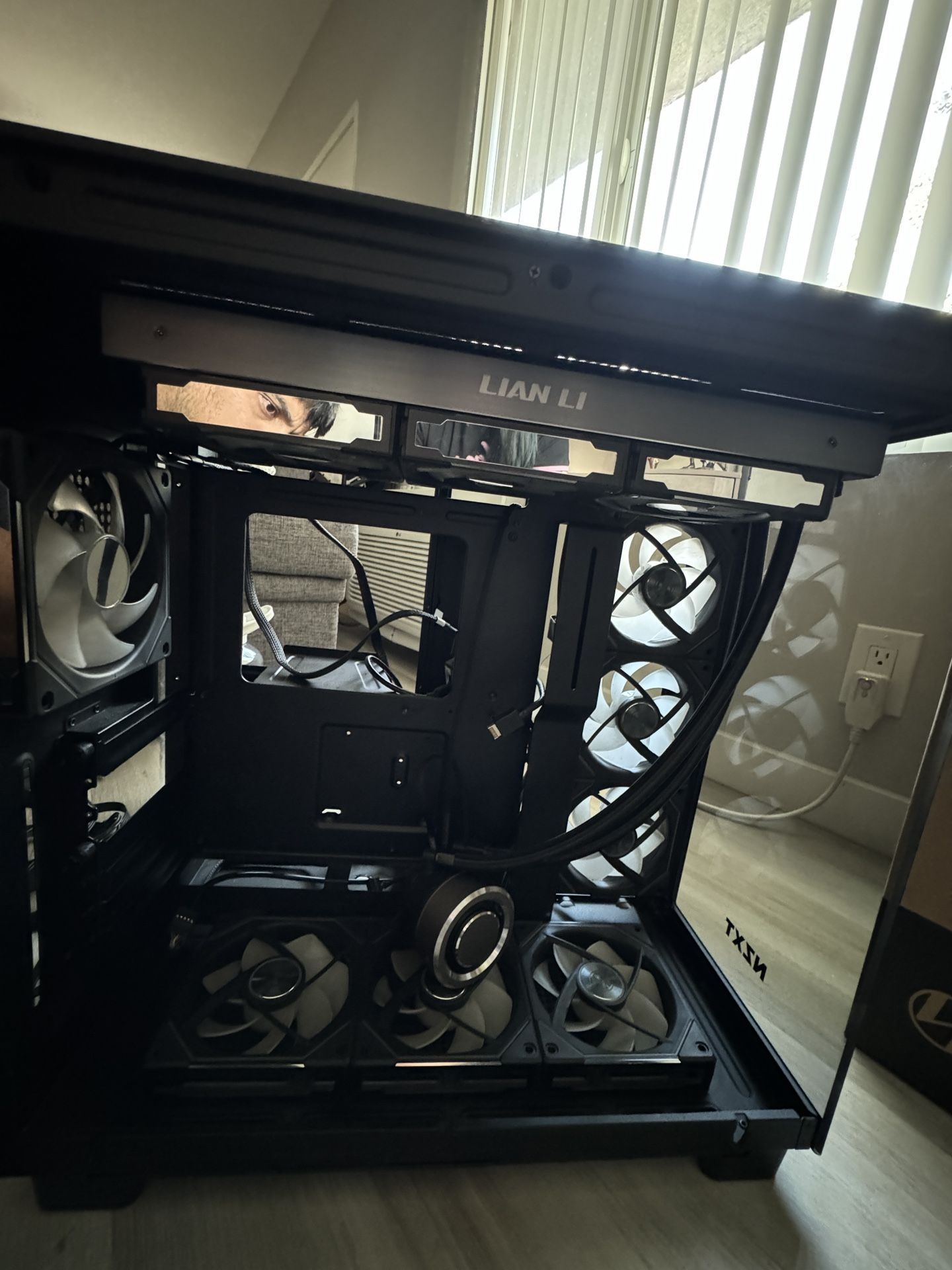 NZXT H9 flow - 10 Lian li infinity - AIO Galahad