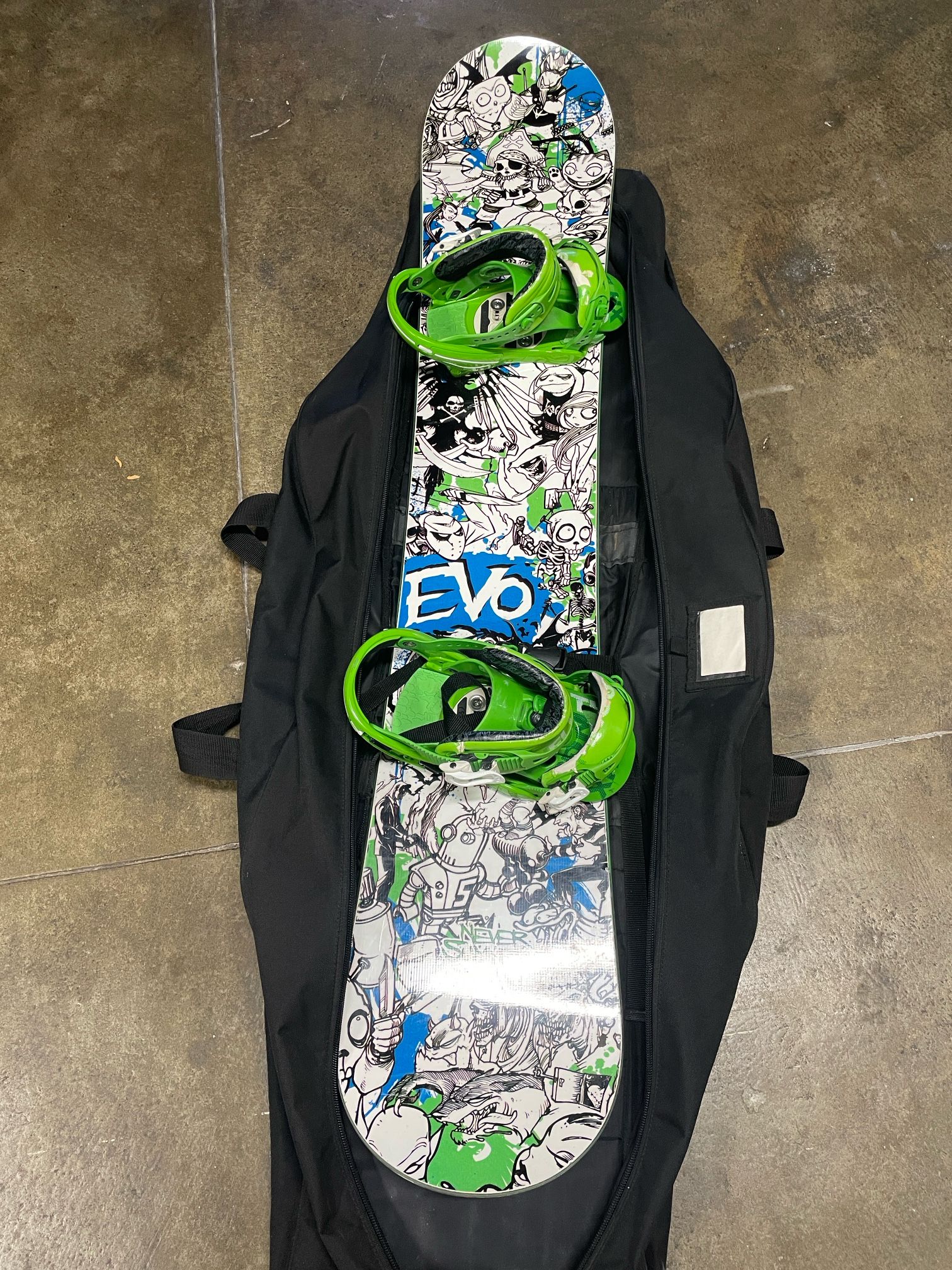 Men’s Snowboard (Never Summer)