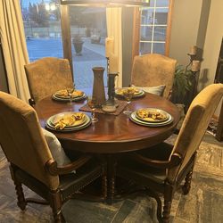 Round Dinning Table