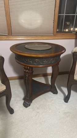 Round Table
